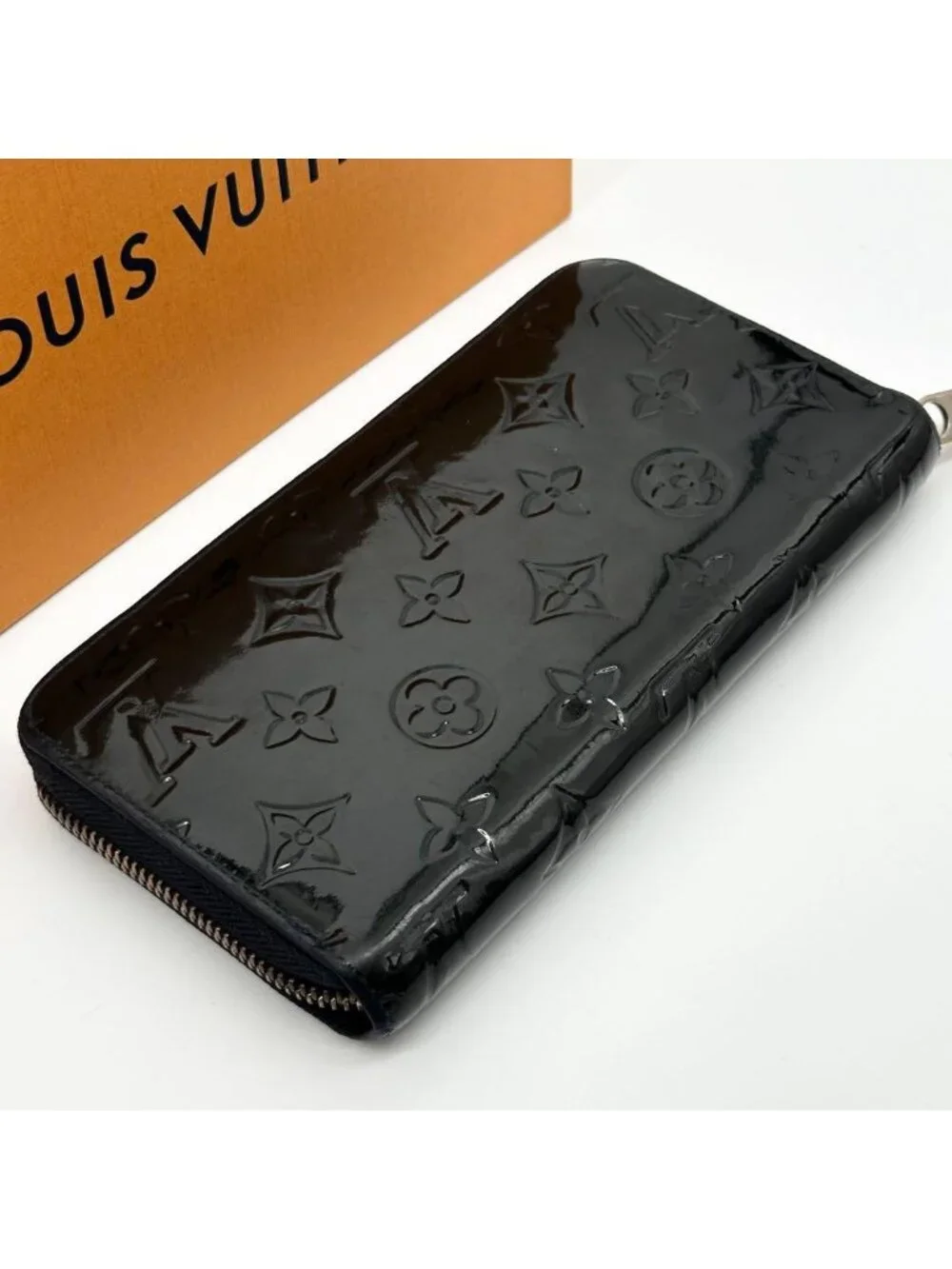 Louis Vuitton Zippy Wallet Black Vernis Round